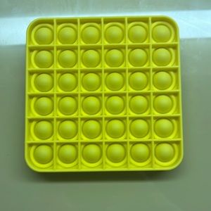 yellow square pop it